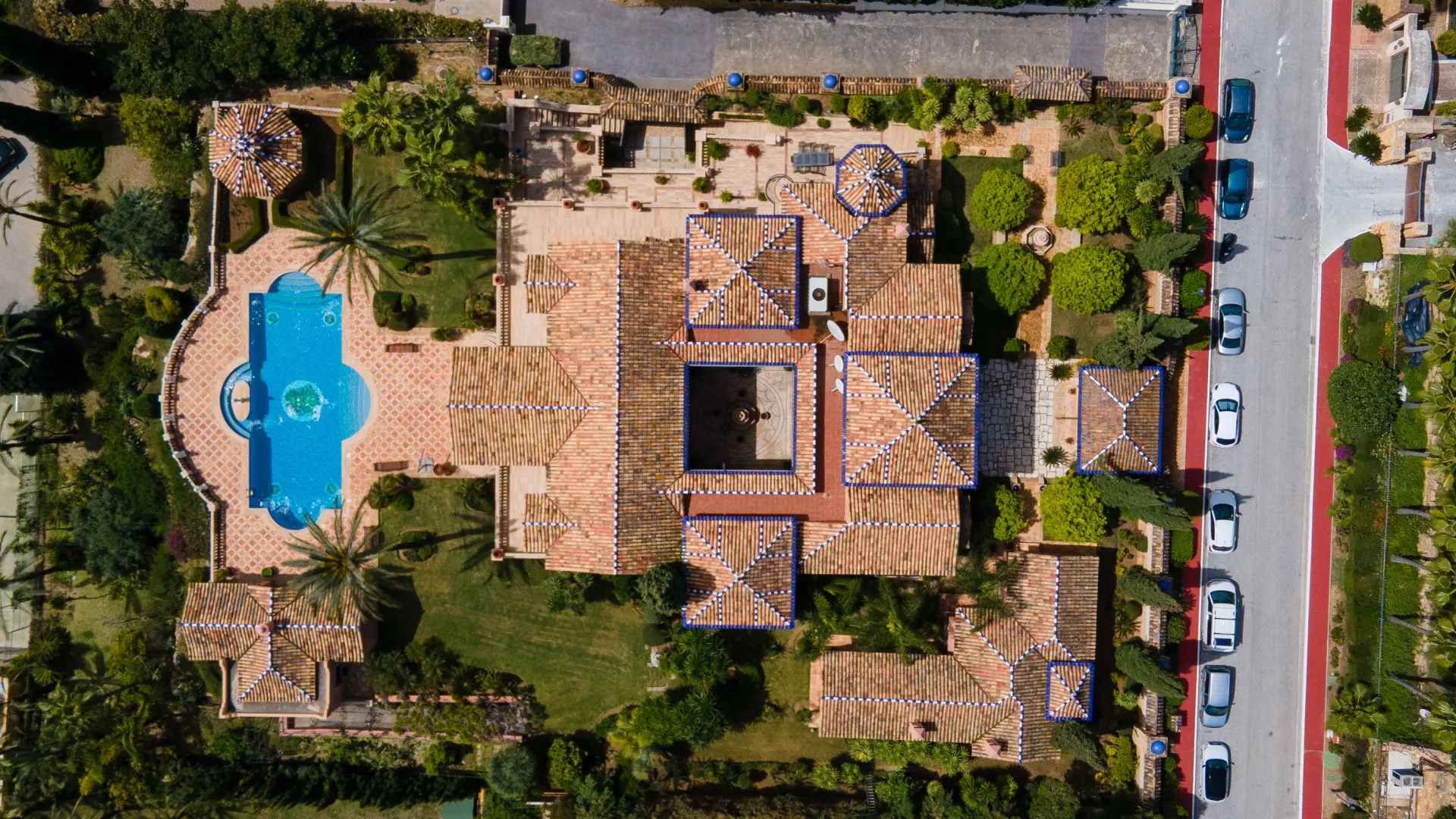 7 bedrooms villa in Sierra Blanca for sale