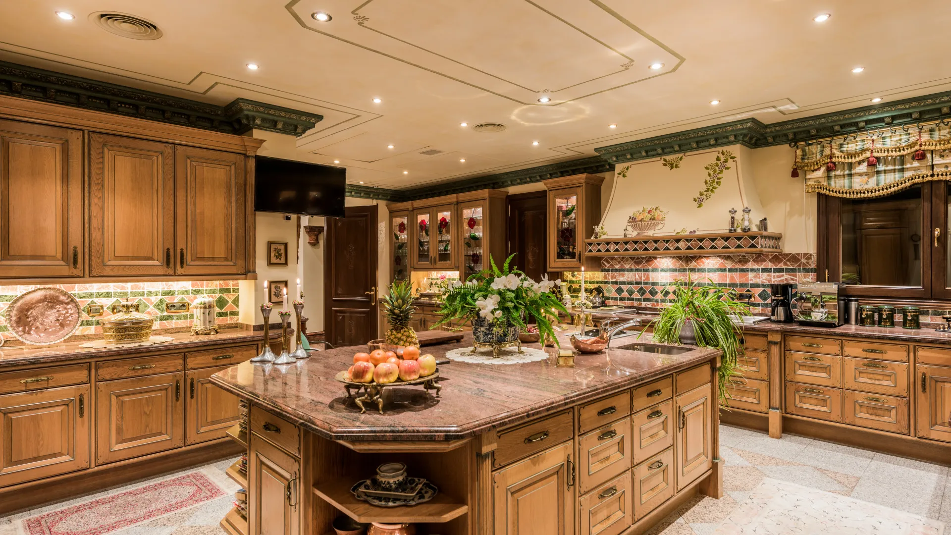 7 bedrooms villa in Sierra Blanca for sale