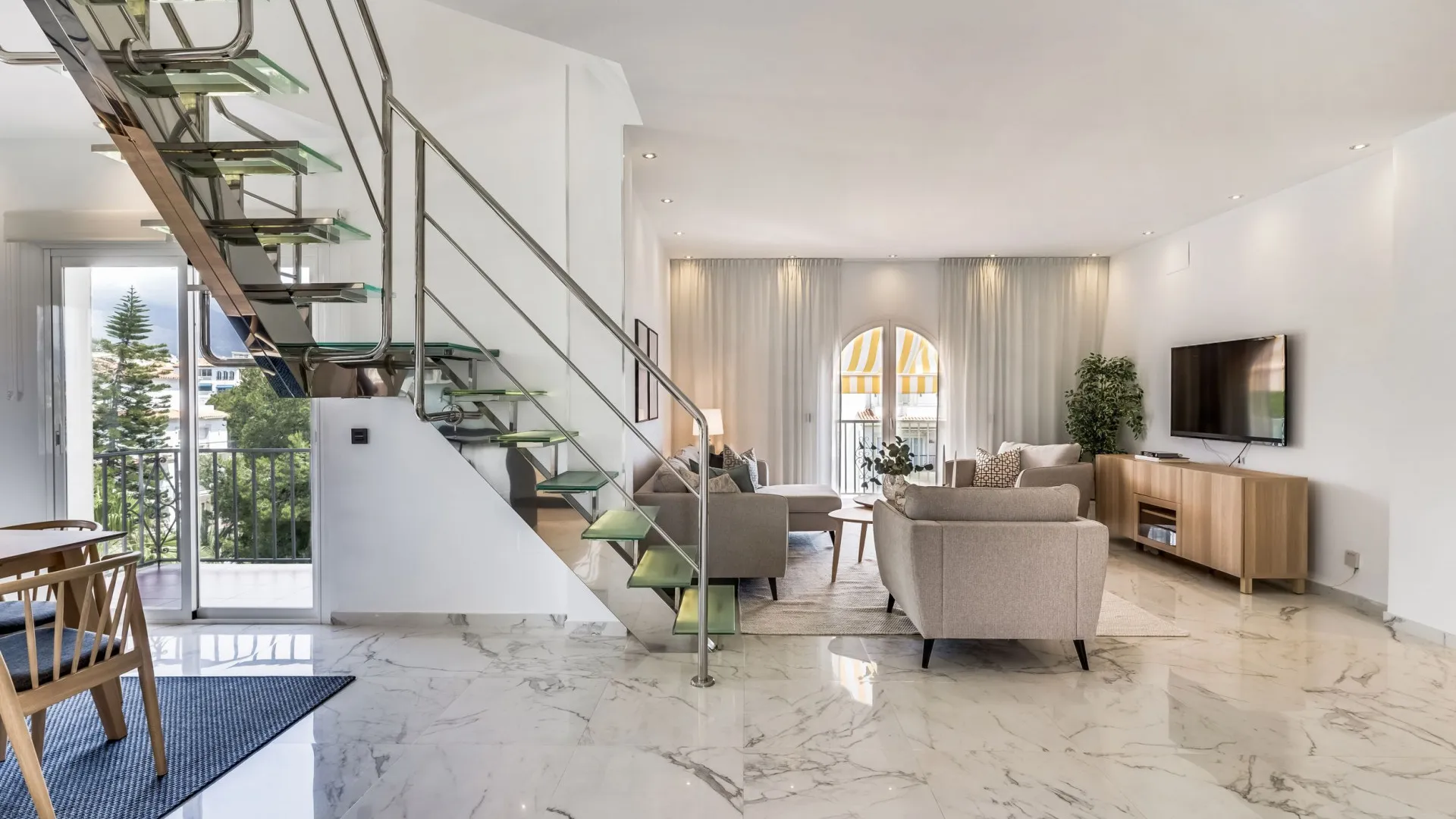 Duplex penthouse in Andalucia del Mar for sale