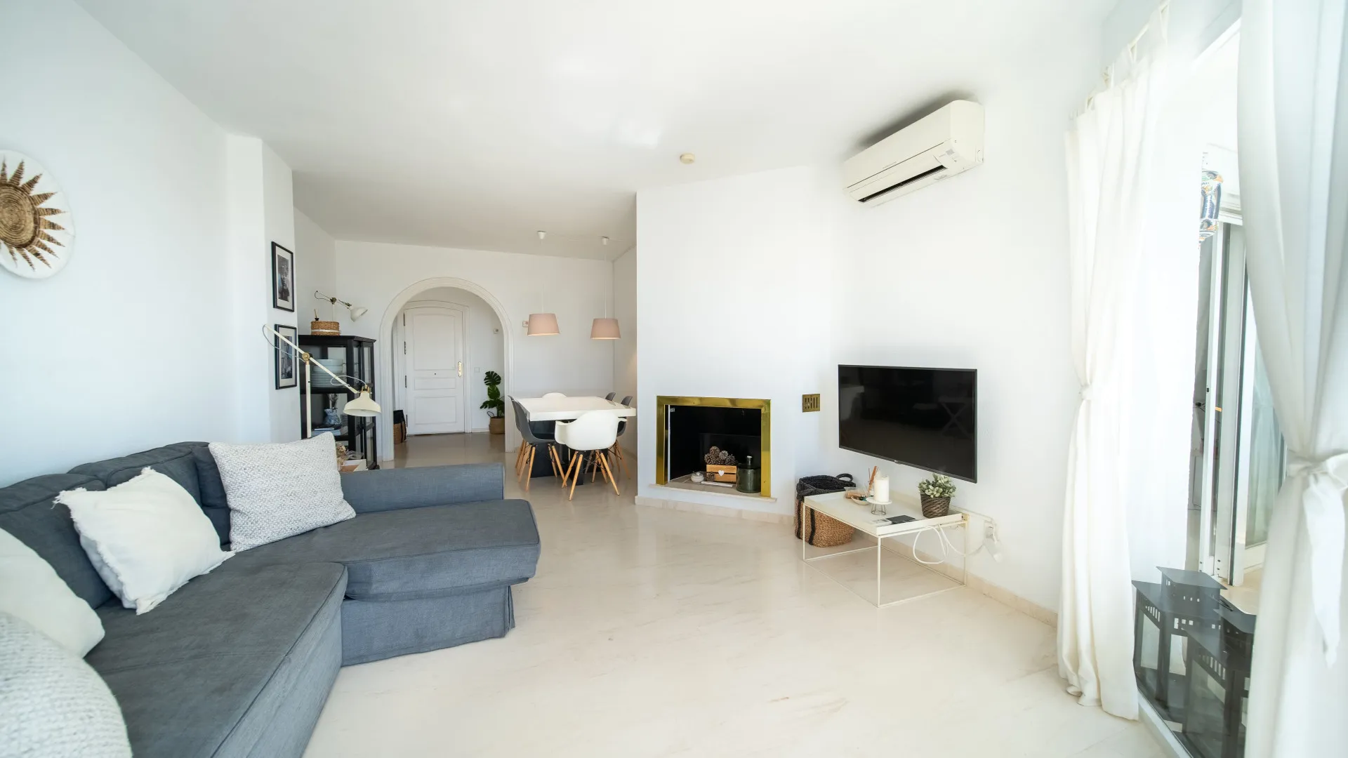 Apartamento a la venta de 2 dormitorios en Calahonda