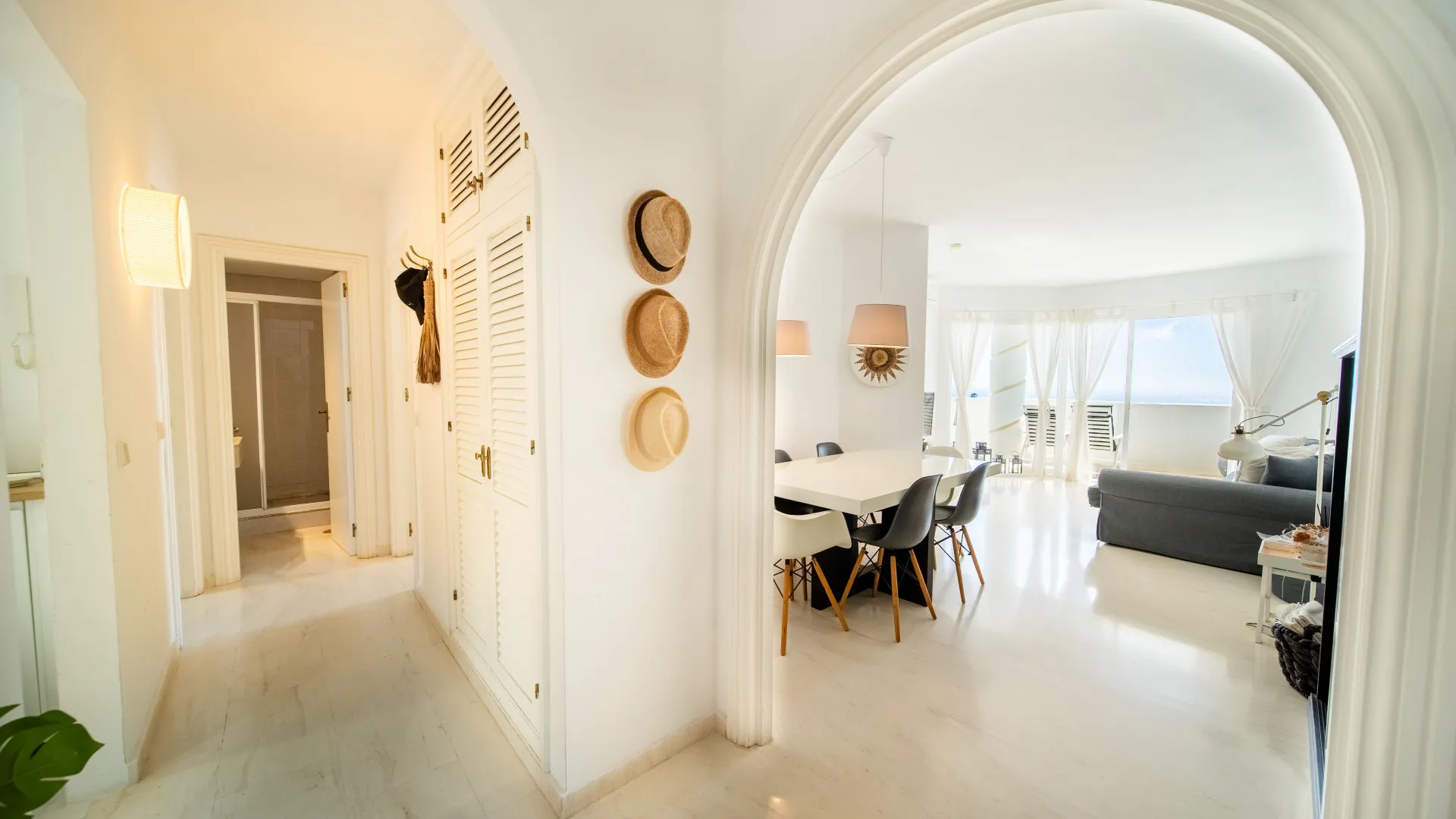 Apartamento a la venta de 2 dormitorios en Calahonda