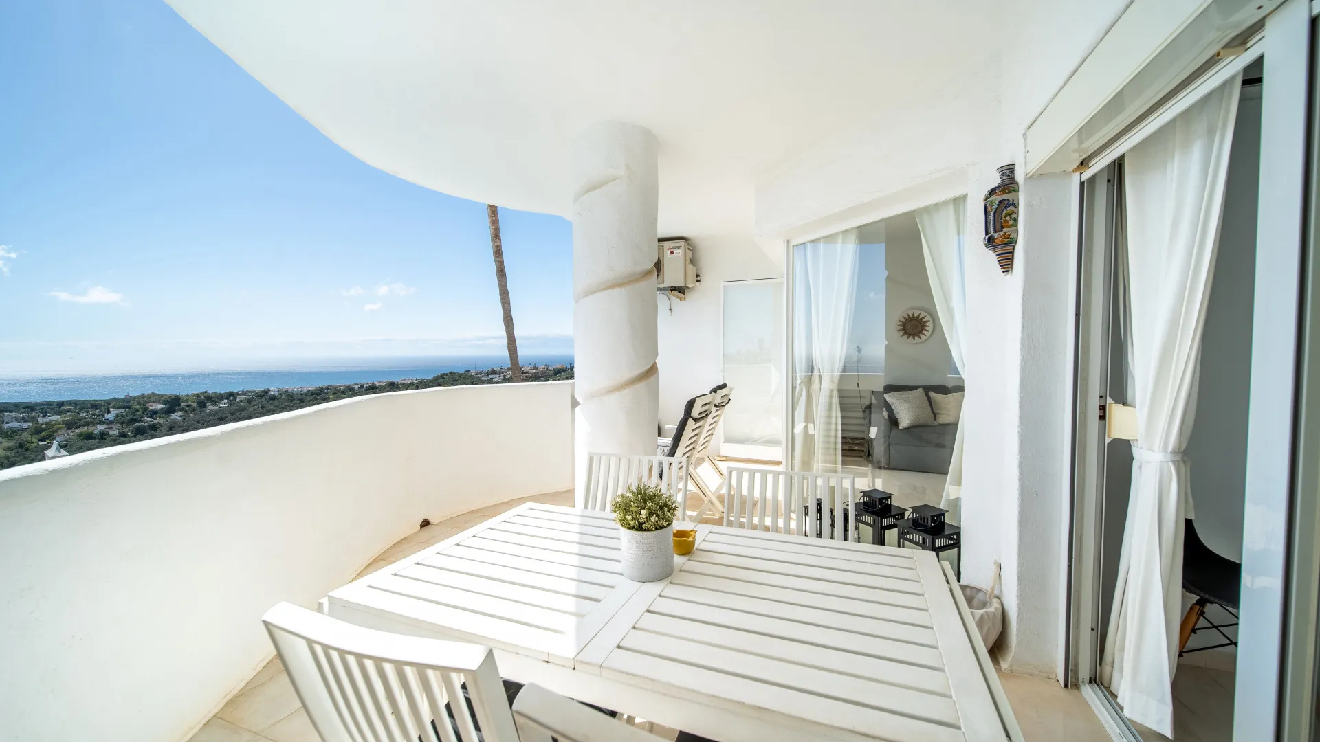 Apartamento a la venta de 2 dormitorios en Calahonda