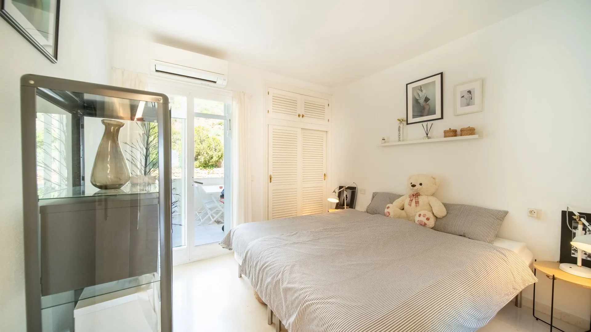 Apartamento a la venta de 2 dormitorios en Calahonda
