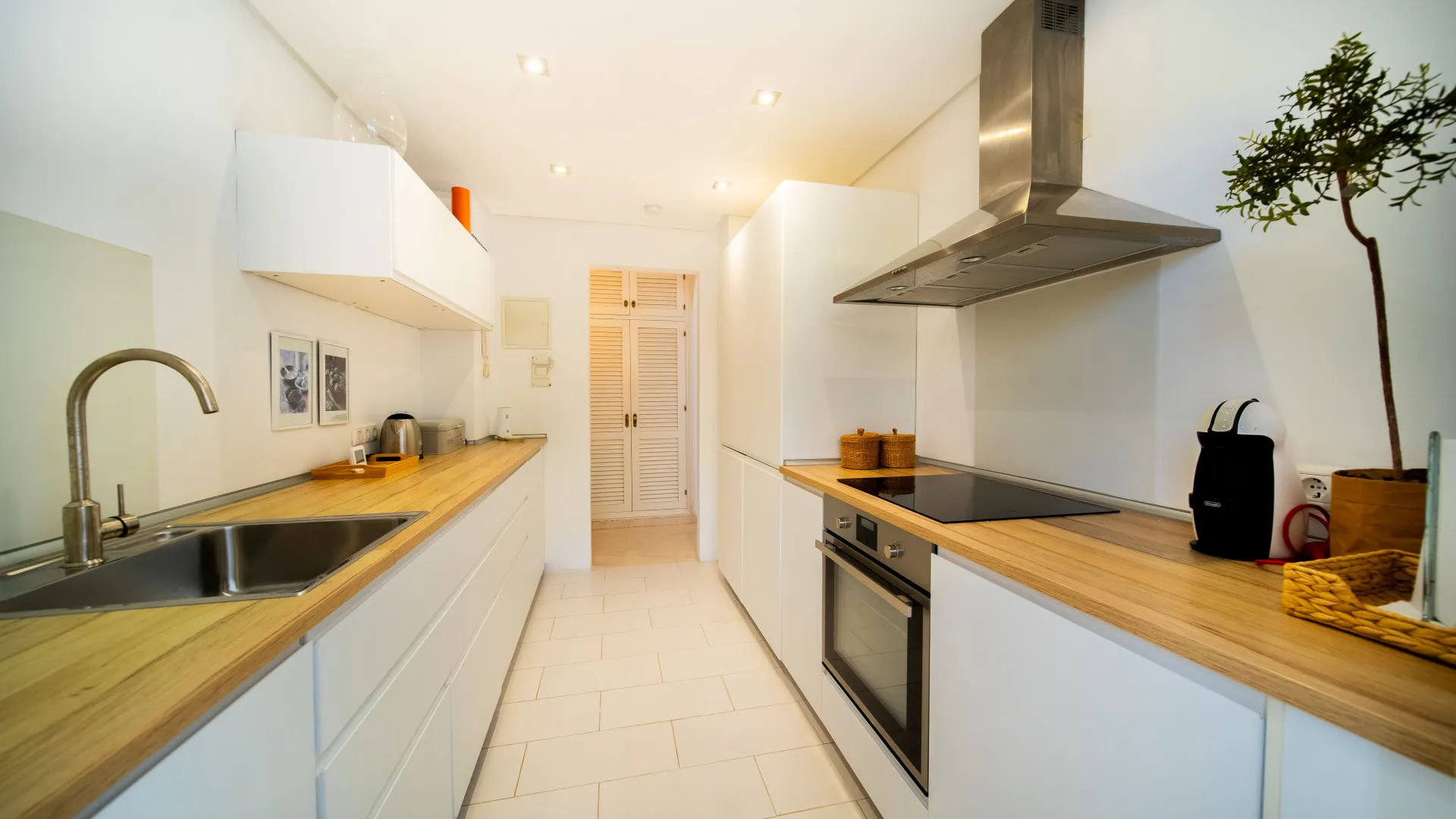Apartamento a la venta de 2 dormitorios en Calahonda