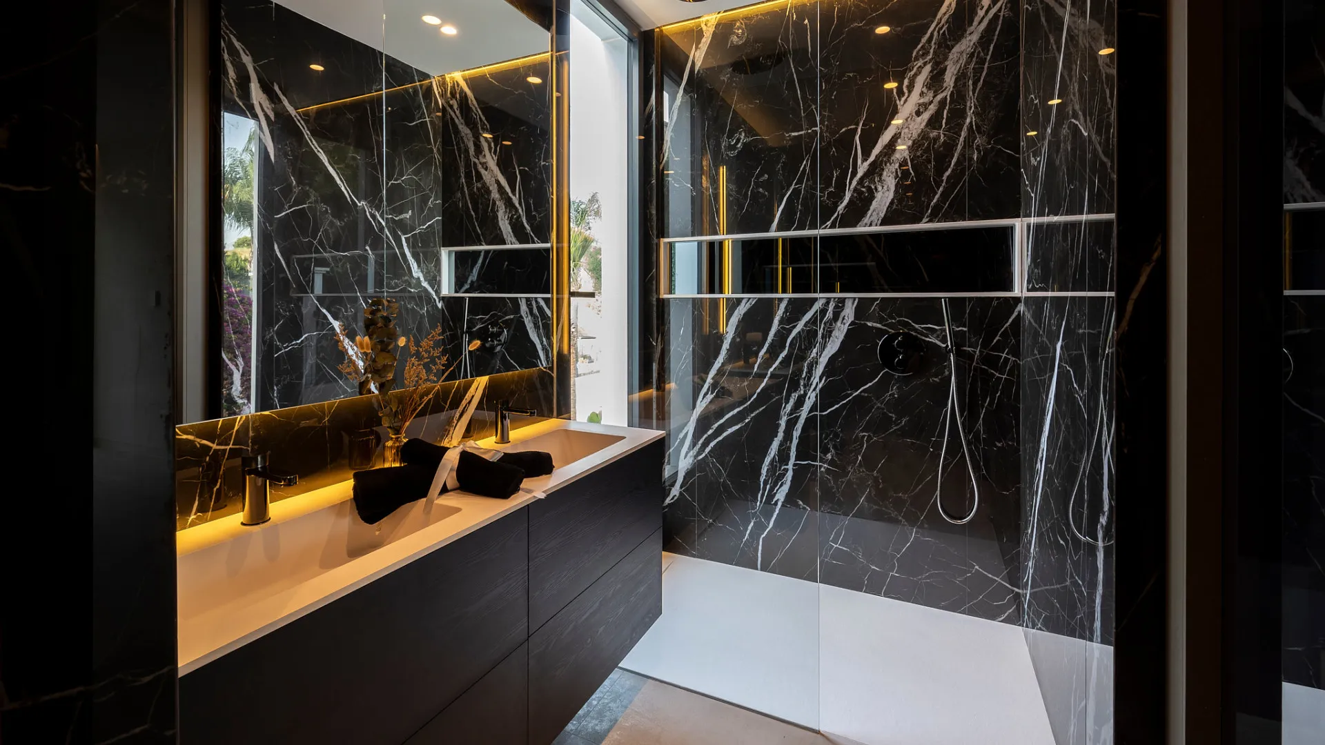 Villa a la venta con 6 dormitorios en Paraiso Alto