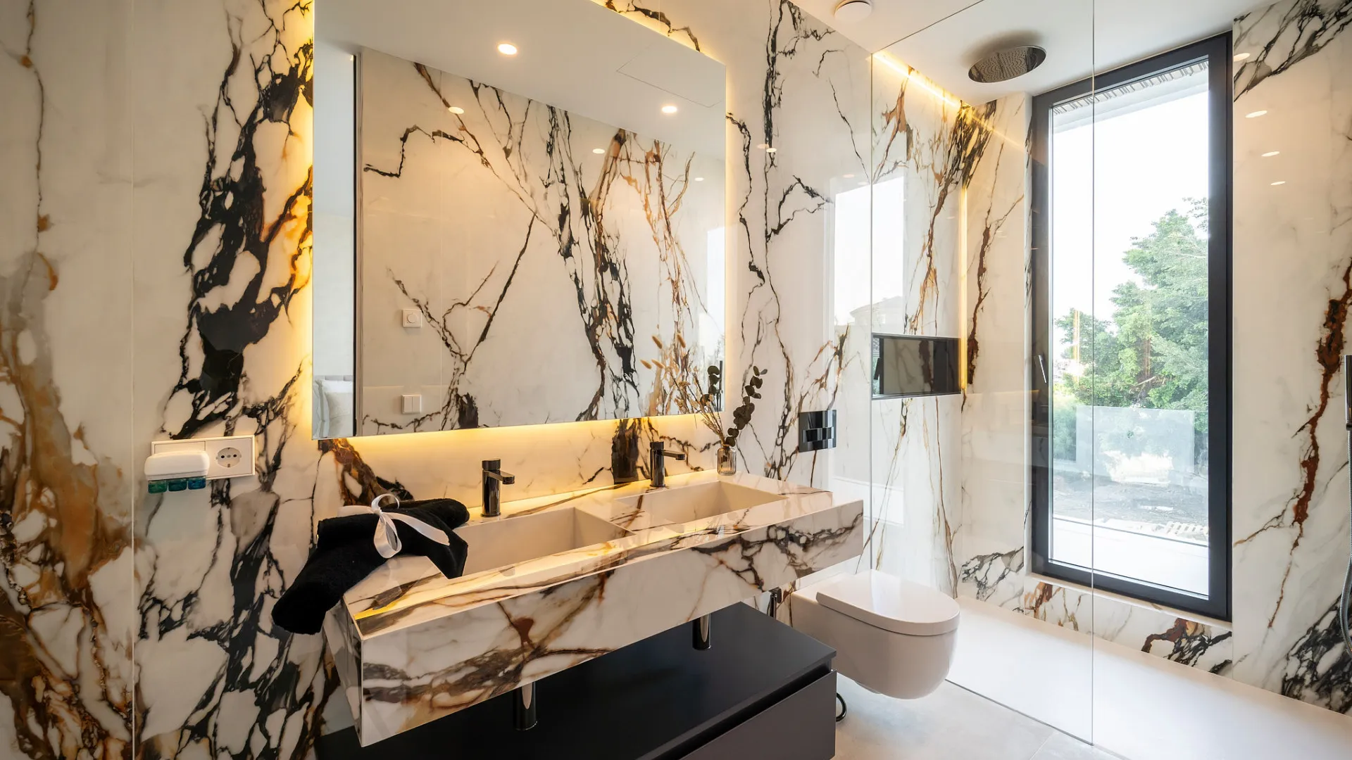 Villa a la venta con 6 dormitorios en Paraiso Alto