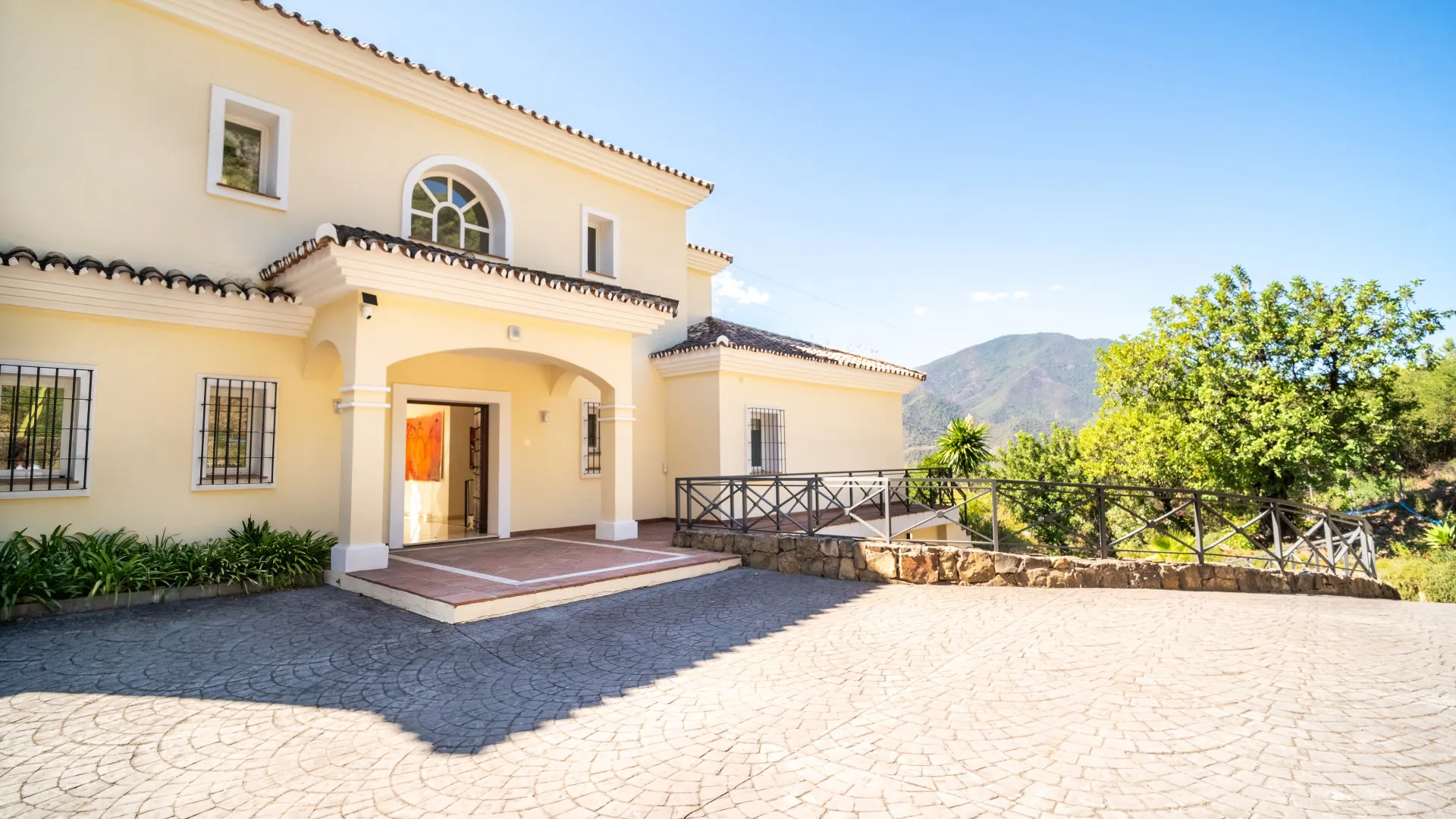 Villa for sale in Istan