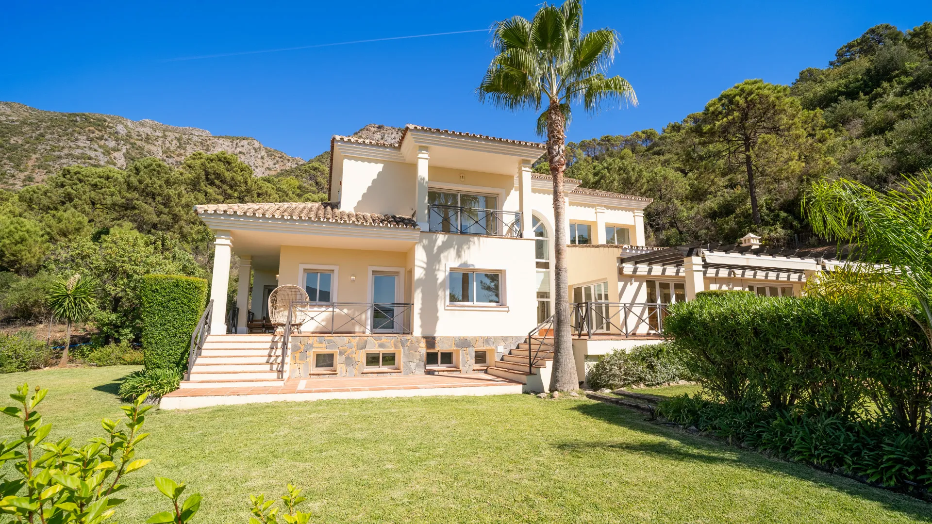 Villa for sale in Istan