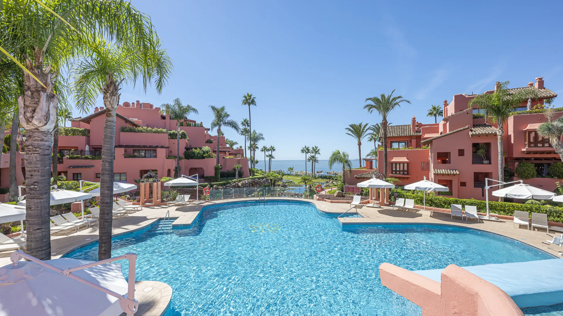 Apartamento en venta de 3 dormitorios en New Golden Mile