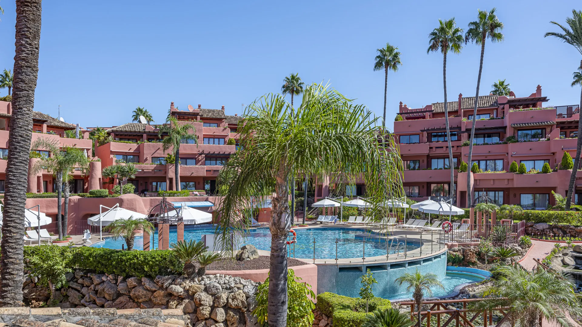 Apartamento en venta de 3 dormitorios en New Golden Mile