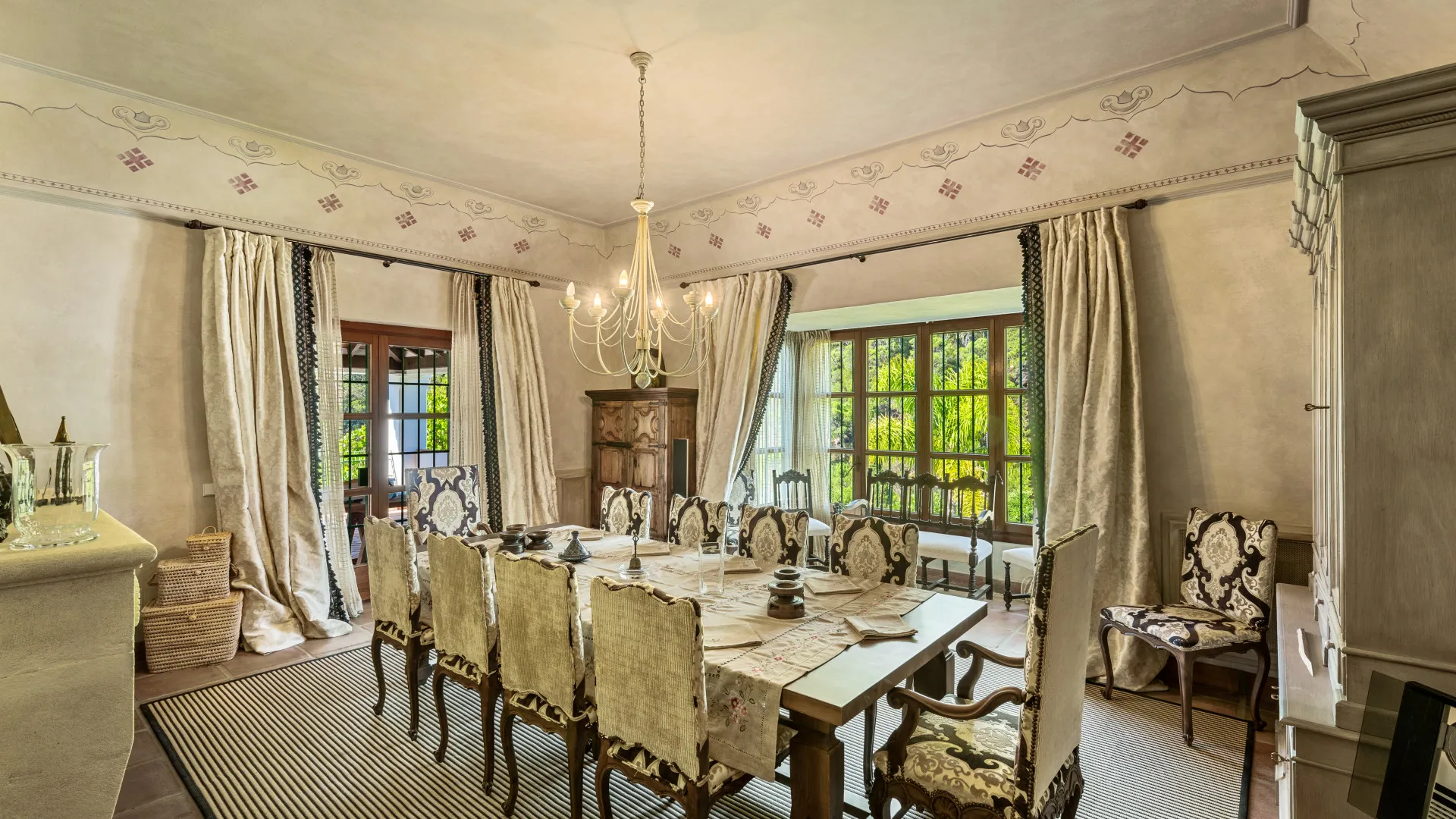 El Velerin, villa de 10 dormitorios a la venta