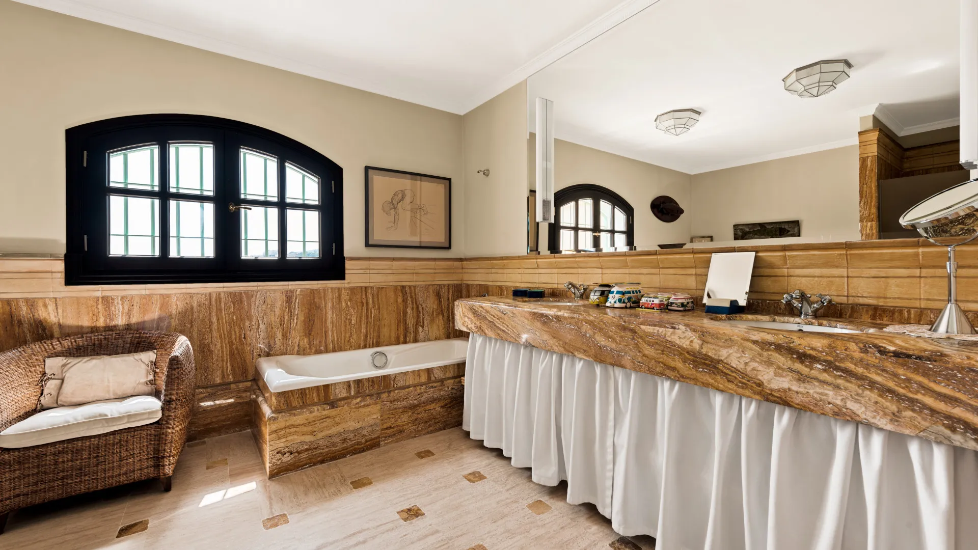 For sale 7 bedrooms villa in Marbella Club Golf Resort