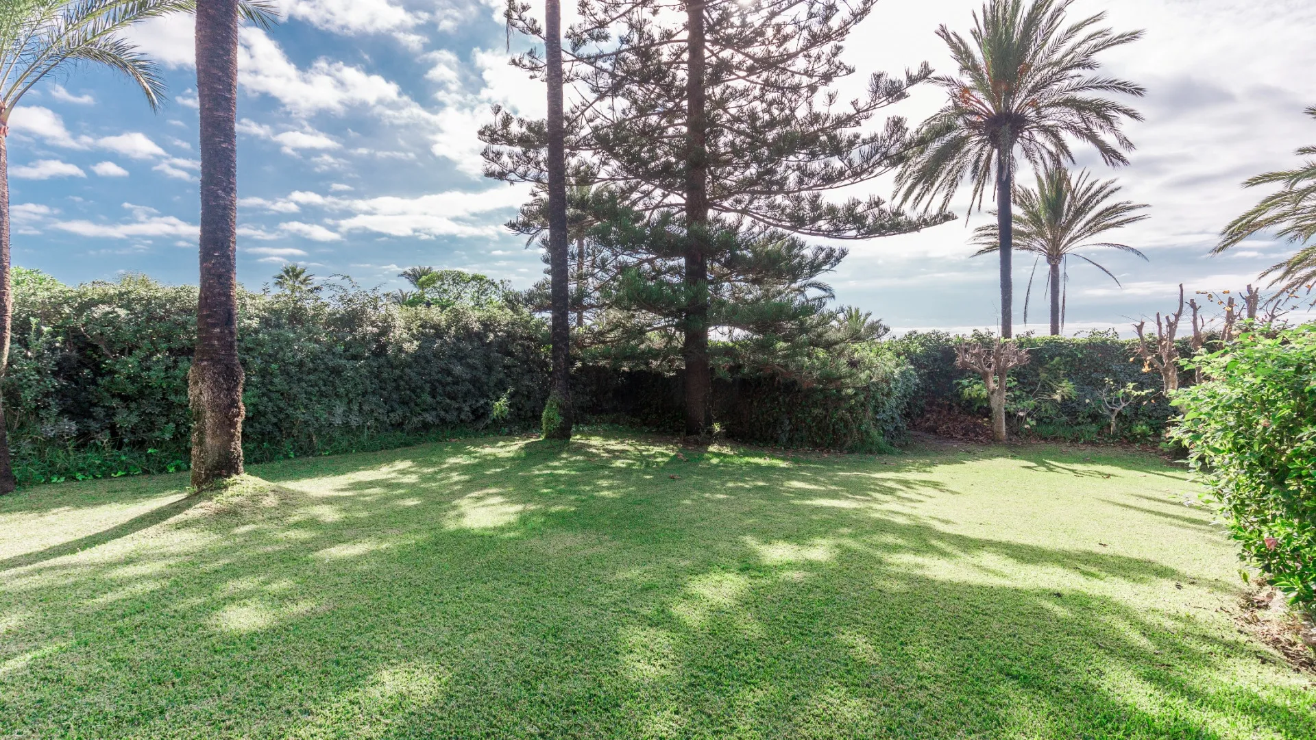 Villa con 5 dormitorios a la venta en La Reserva de los Monteros