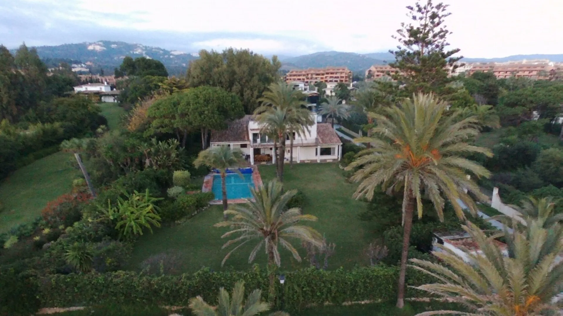 Villa con 5 dormitorios a la venta en La Reserva de los Monteros