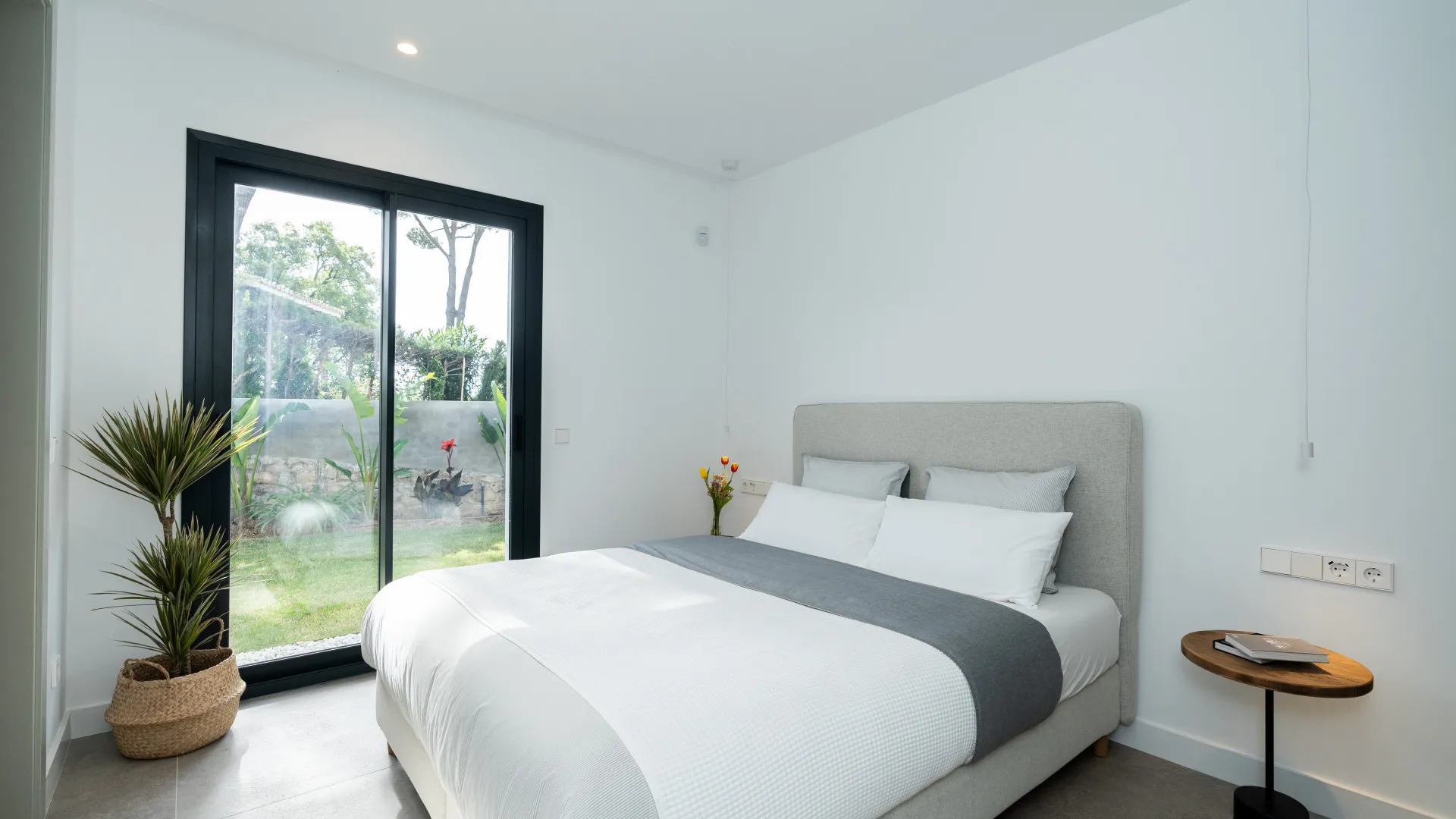 4 bedrooms house in Elviria for sale