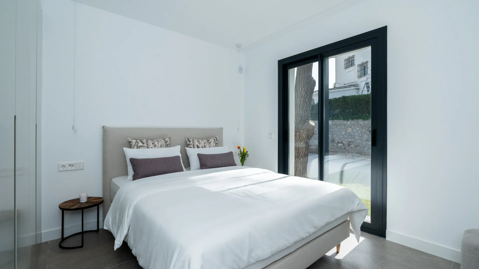 4 bedrooms house in Elviria for sale