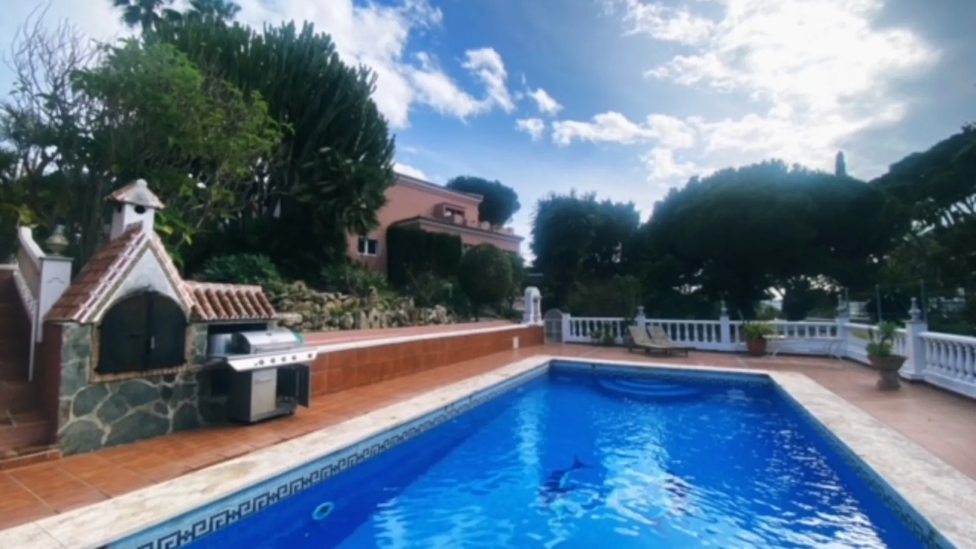 Comprar casa en Sitio de Calahonda con 6 dormitorios