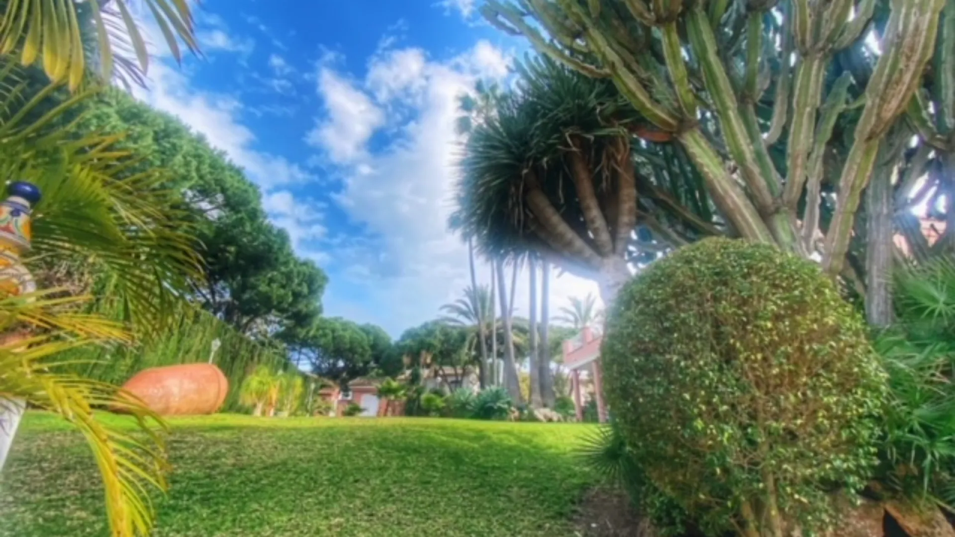 Comprar casa en Sitio de Calahonda con 6 dormitorios