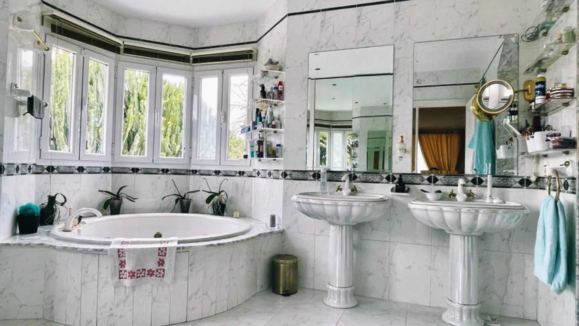 Comprar casa en Sitio de Calahonda con 6 dormitorios