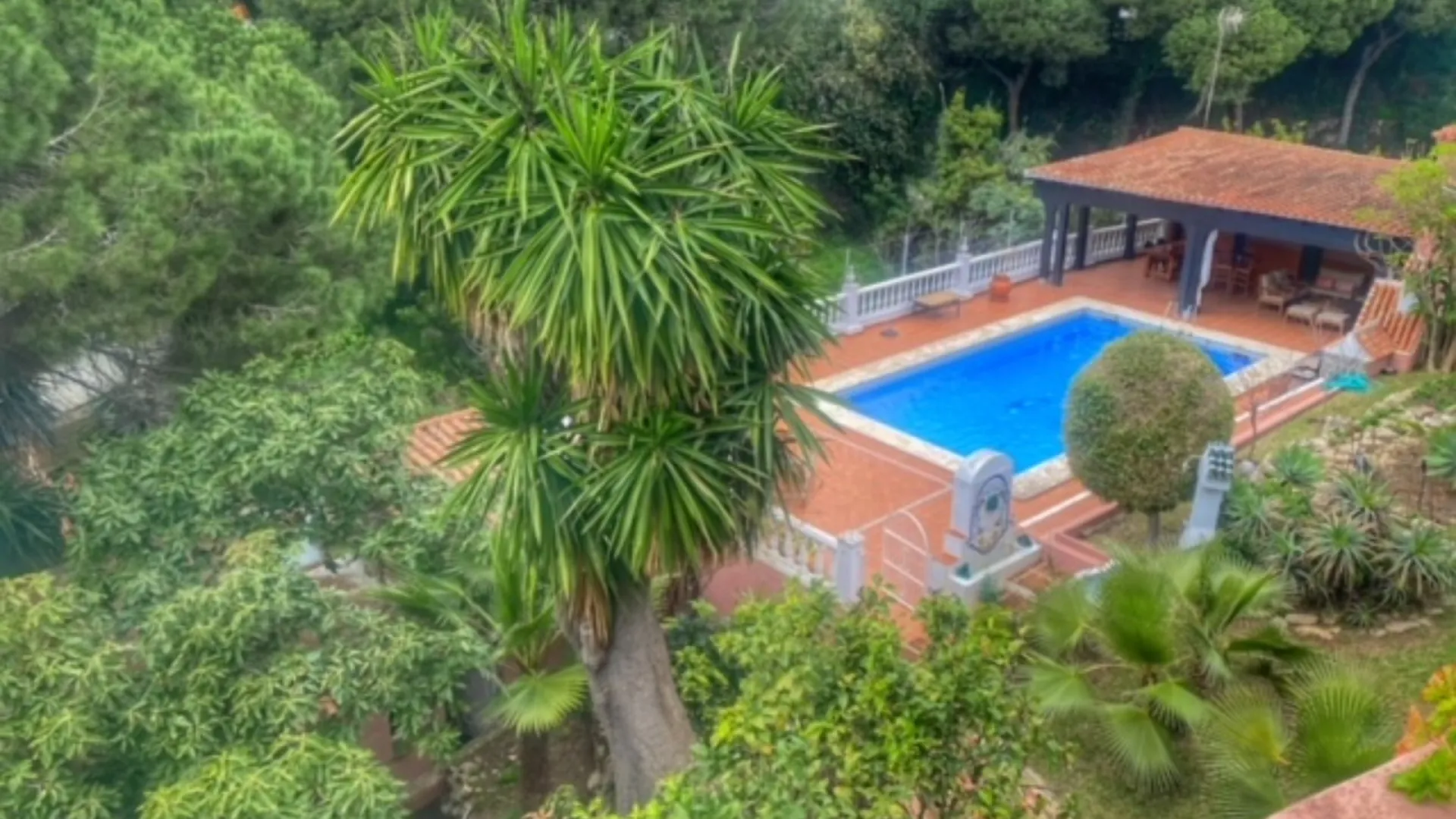 Comprar casa en Sitio de Calahonda con 6 dormitorios