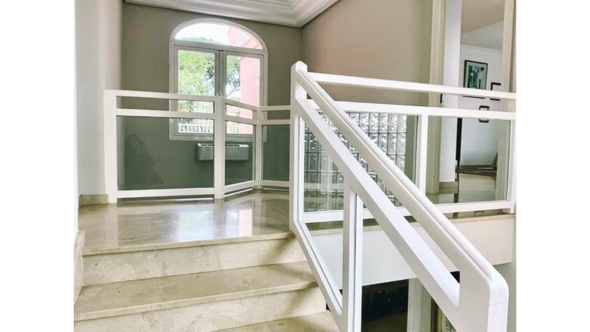 Comprar casa en Sitio de Calahonda con 6 dormitorios