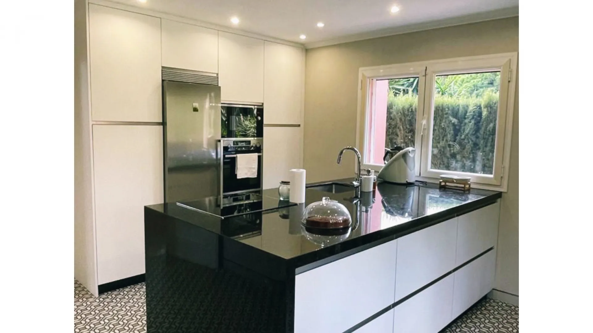 Comprar casa en Sitio de Calahonda con 6 dormitorios