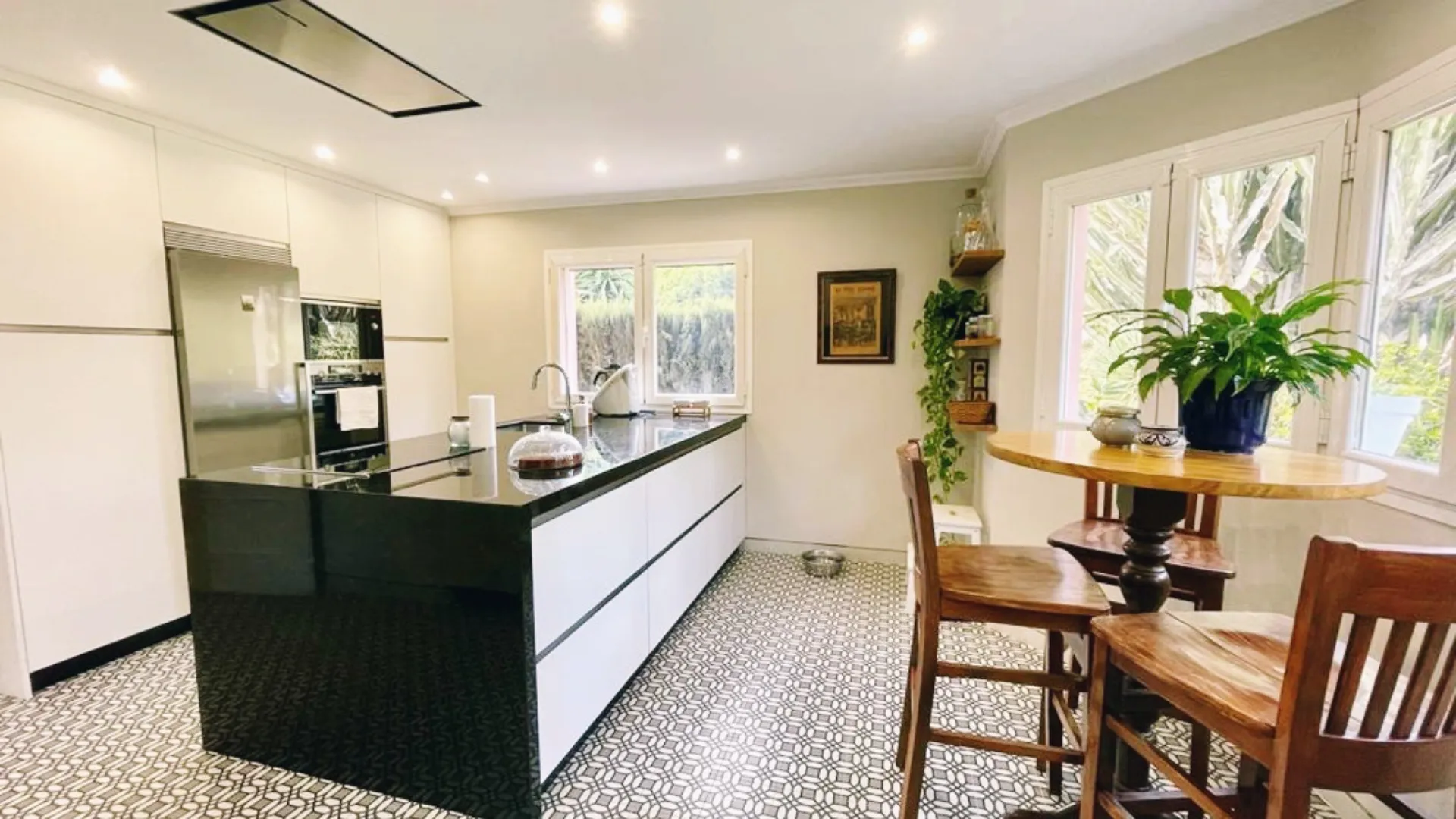 Comprar casa en Sitio de Calahonda con 6 dormitorios