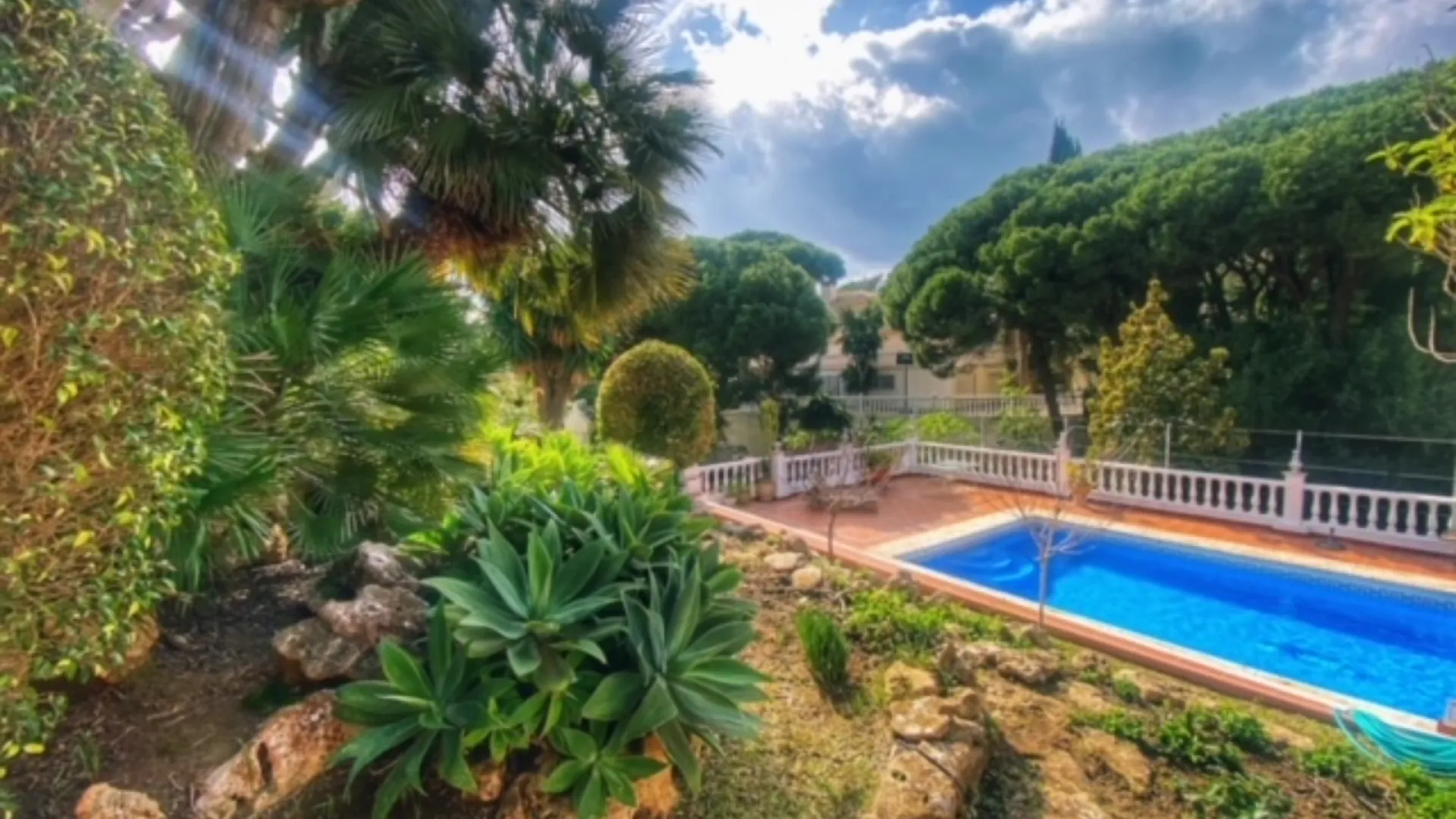 Comprar casa en Sitio de Calahonda con 6 dormitorios