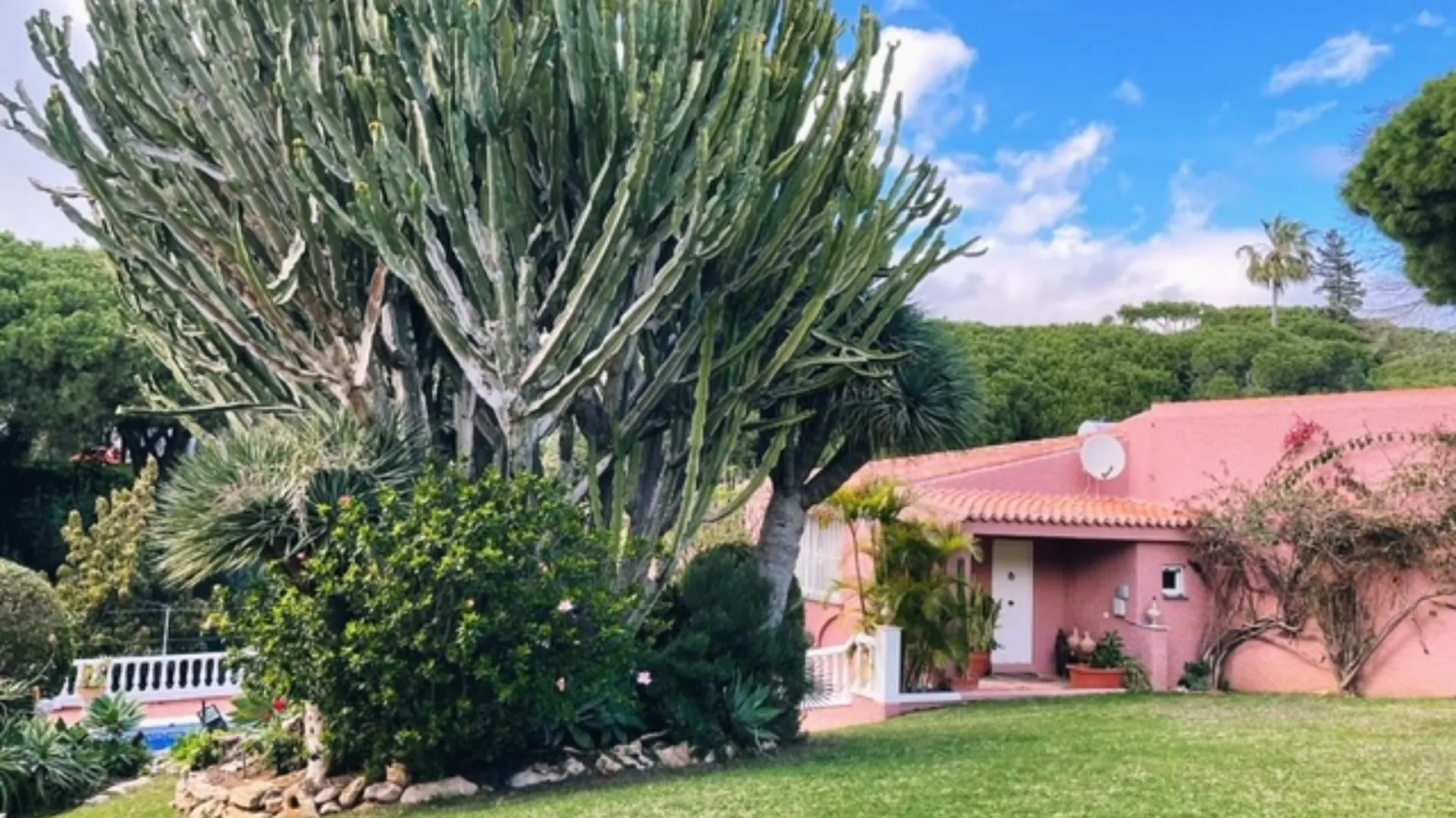 Comprar casa en Sitio de Calahonda con 6 dormitorios