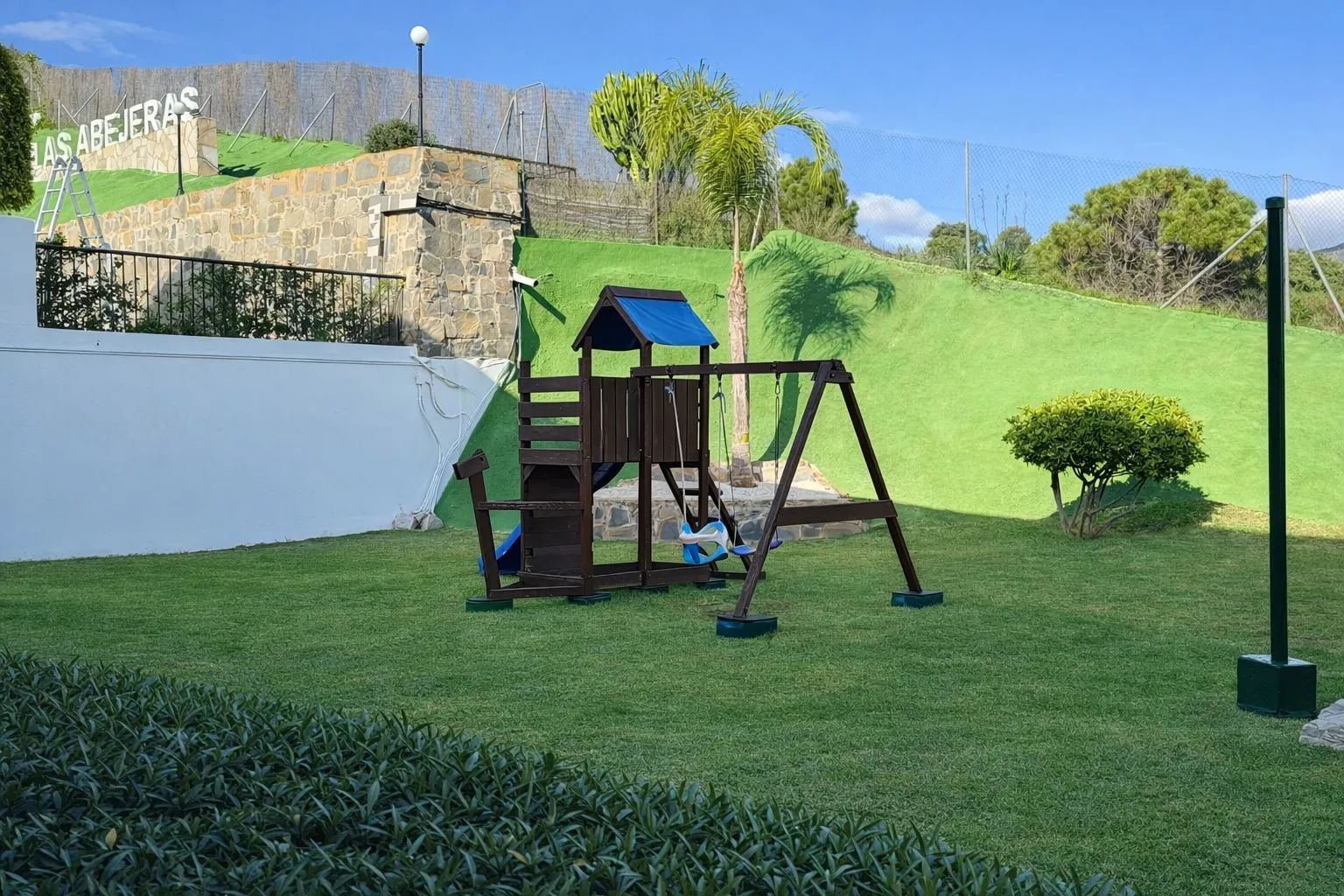 For sale Forest Hills duplex with 1 bedroom