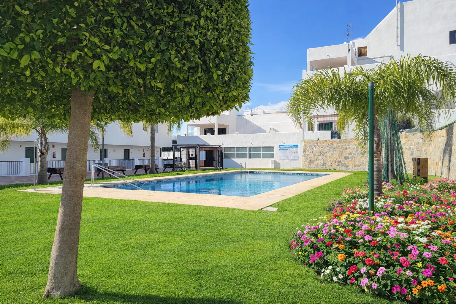 For sale Forest Hills duplex with 1 bedroom