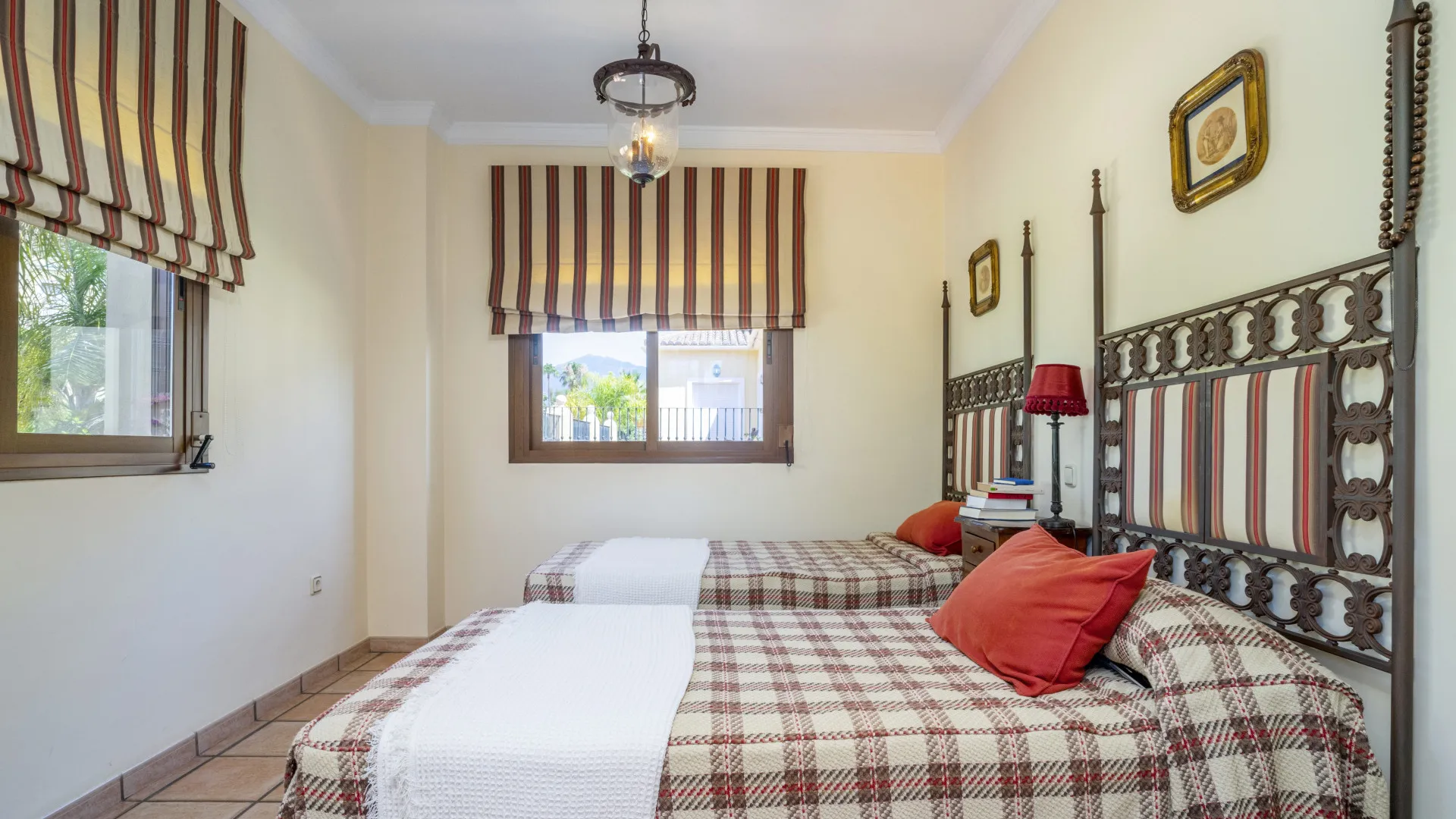 Guadalmina Alta, villa de 6 dormitorios en venta