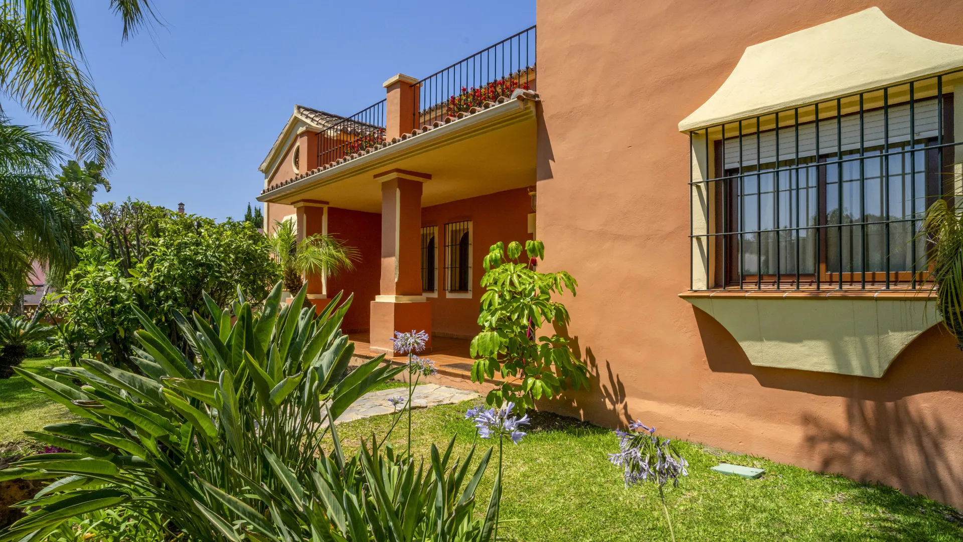 Guadalmina Alta, villa de 6 dormitorios en venta