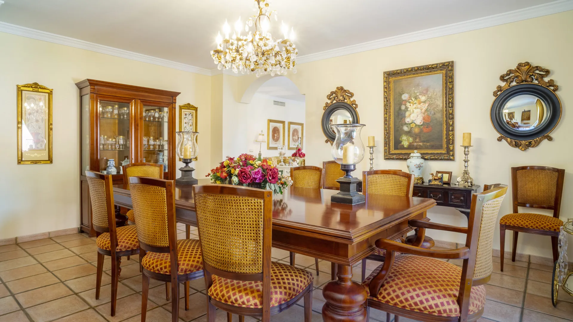 Guadalmina Alta, villa de 6 dormitorios en venta