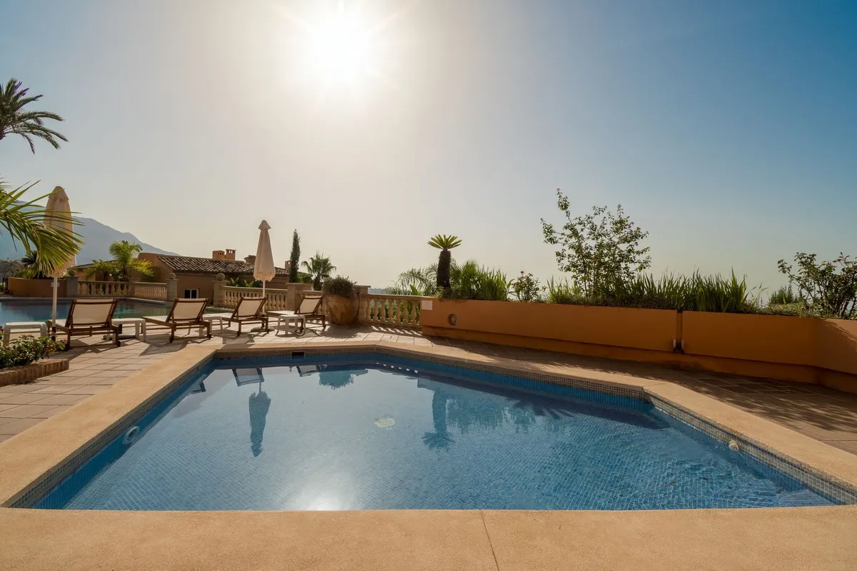 Apartamento de 3 dormitorios en venta en Nueva Andalucia