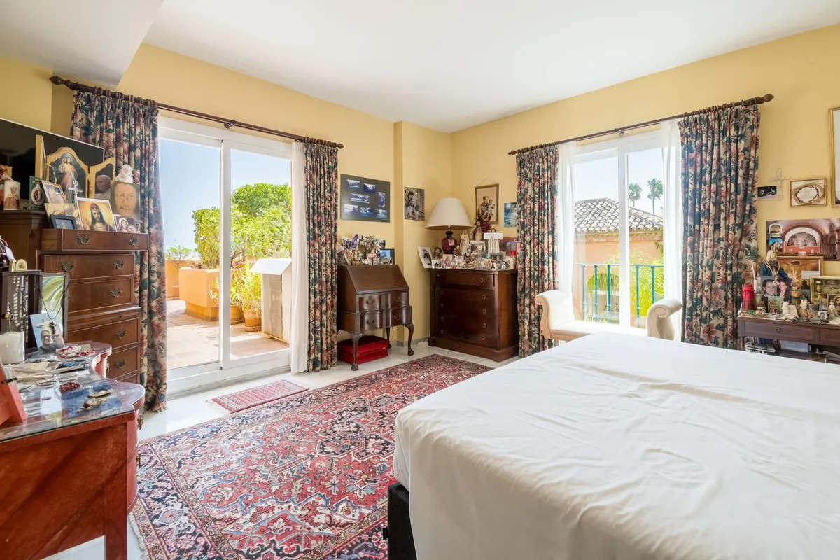 Apartamento de 3 dormitorios en venta en Nueva Andalucia