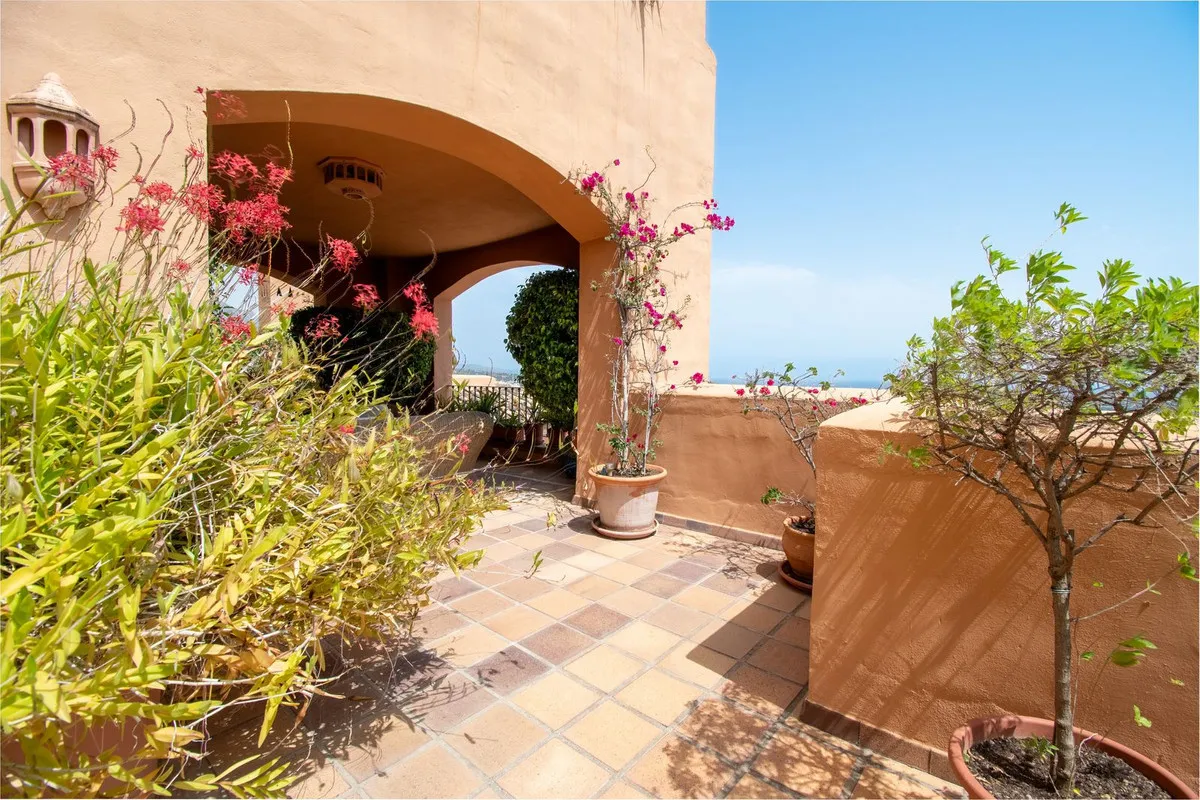 Apartamento de 3 dormitorios en venta en Nueva Andalucia