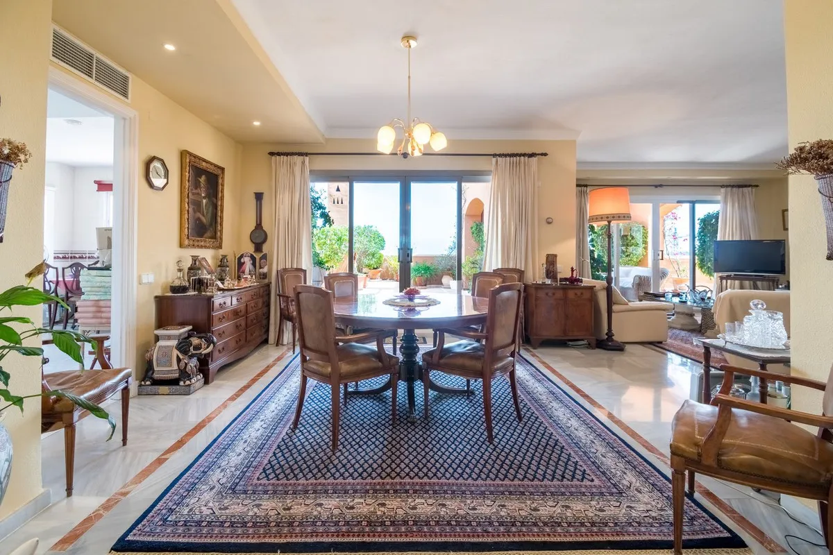 Apartamento de 3 dormitorios en venta en Nueva Andalucia