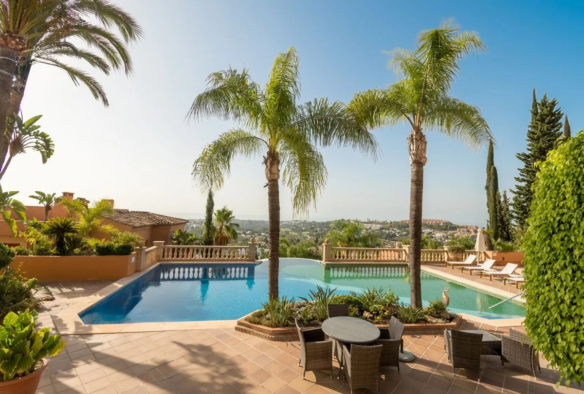 Apartamento de 3 dormitorios en venta en Nueva Andalucia