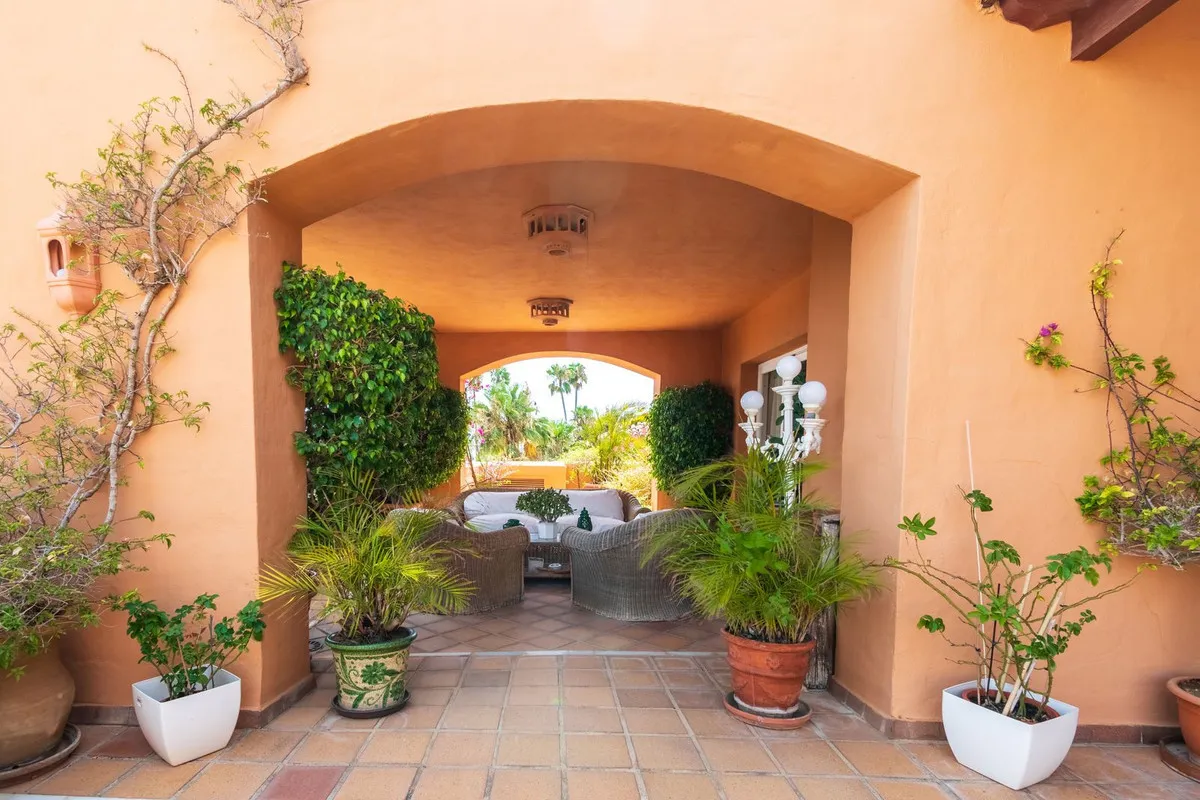 Apartamento de 3 dormitorios en venta en Nueva Andalucia