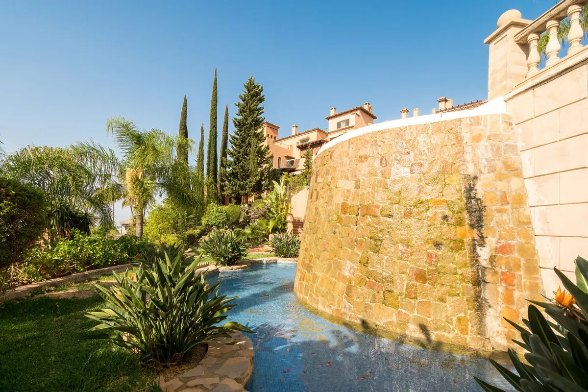 Apartamento de 3 dormitorios en venta en Nueva Andalucia