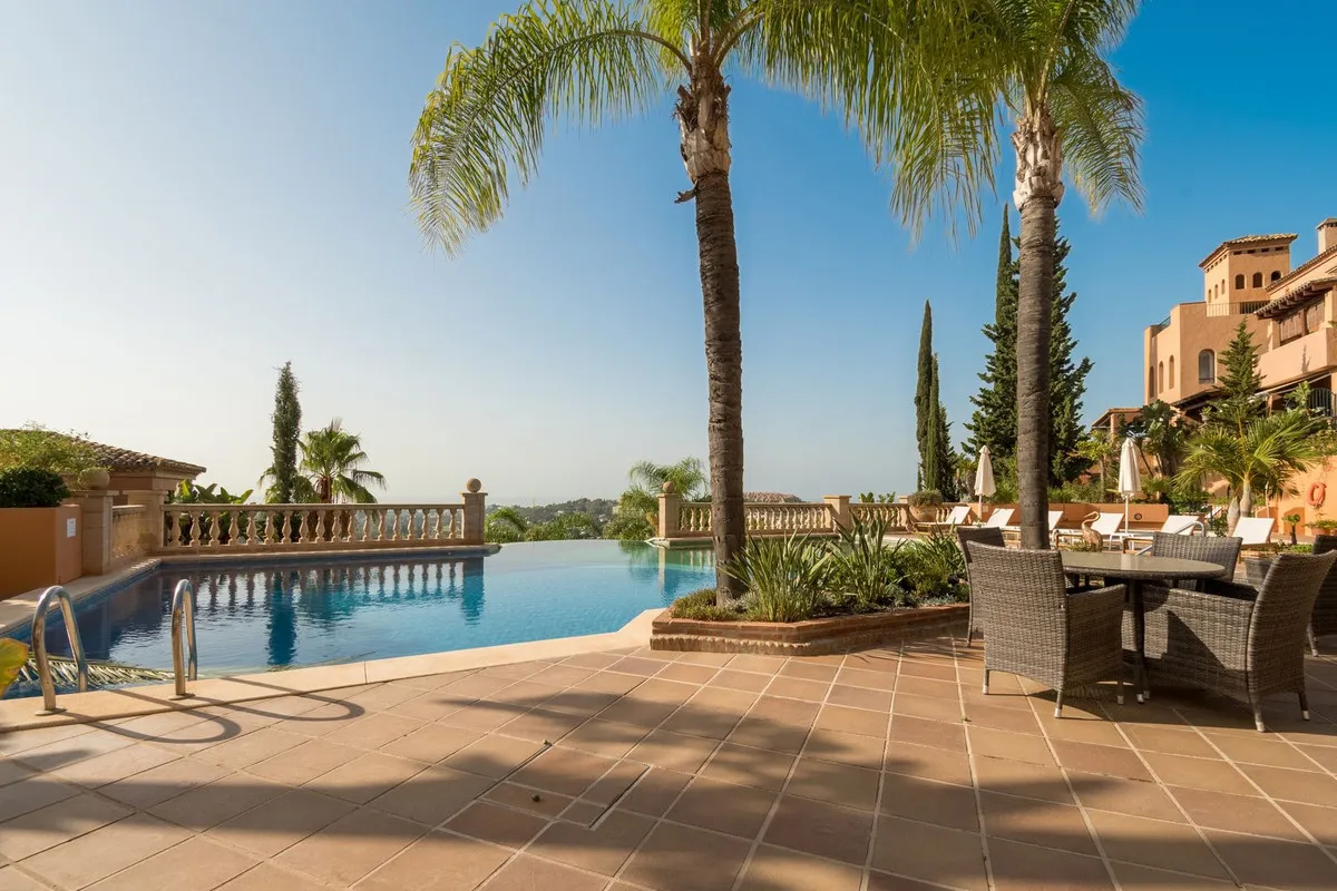 Apartamento de 3 dormitorios en venta en Nueva Andalucia