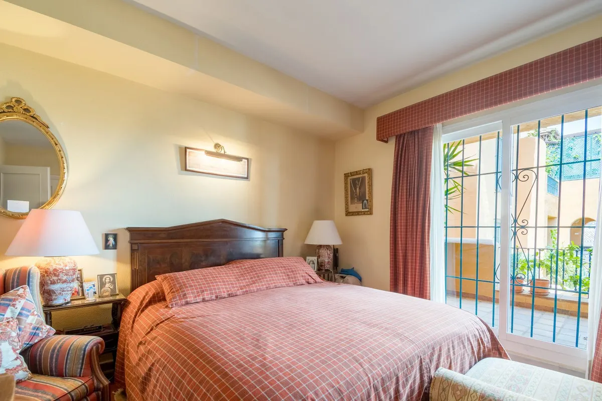 Apartamento de 3 dormitorios en venta en Nueva Andalucia