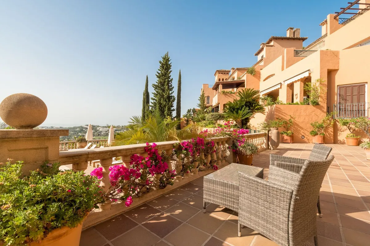 Apartamento de 3 dormitorios en venta en Nueva Andalucia