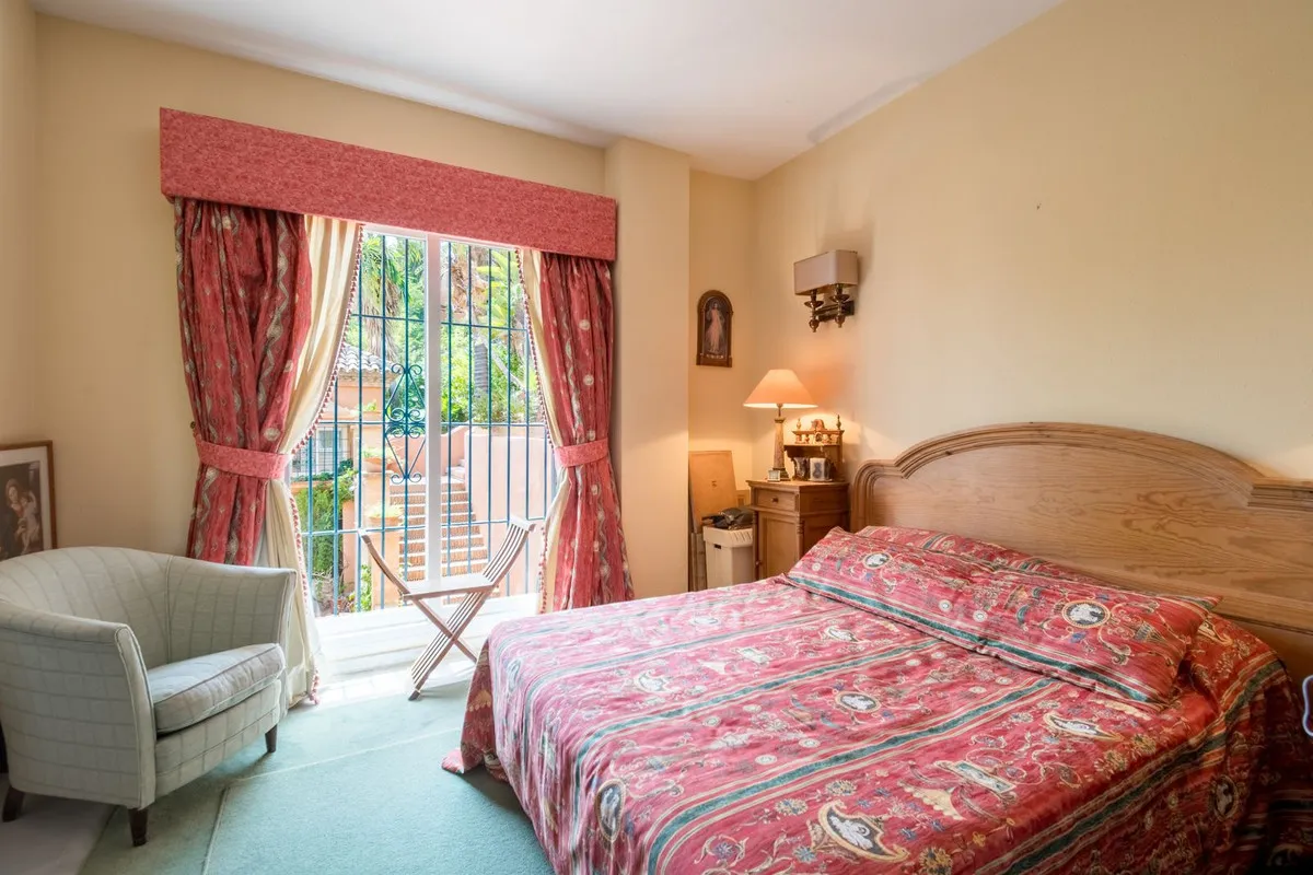 Apartamento de 3 dormitorios en venta en Nueva Andalucia