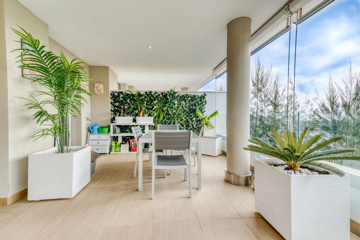 Comprar apartamento en Benahavis con 3 dormitorios