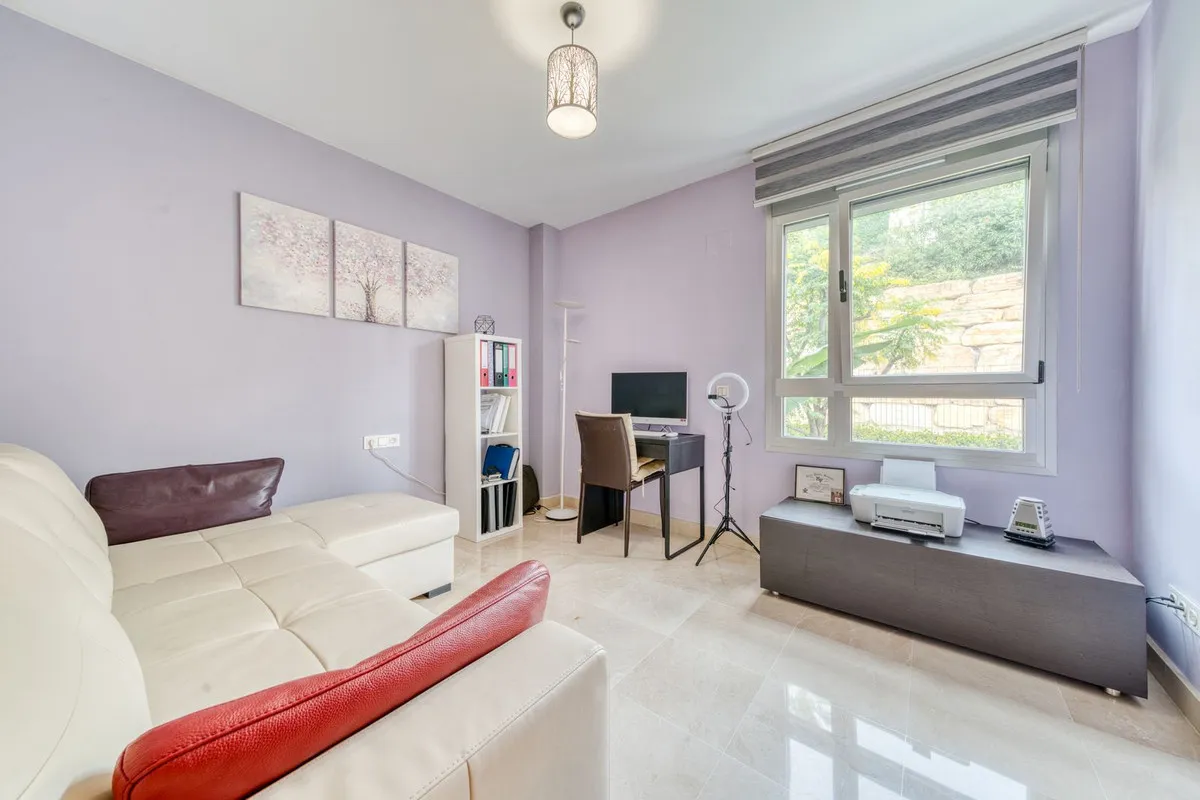 Comprar apartamento en Benahavis con 3 dormitorios