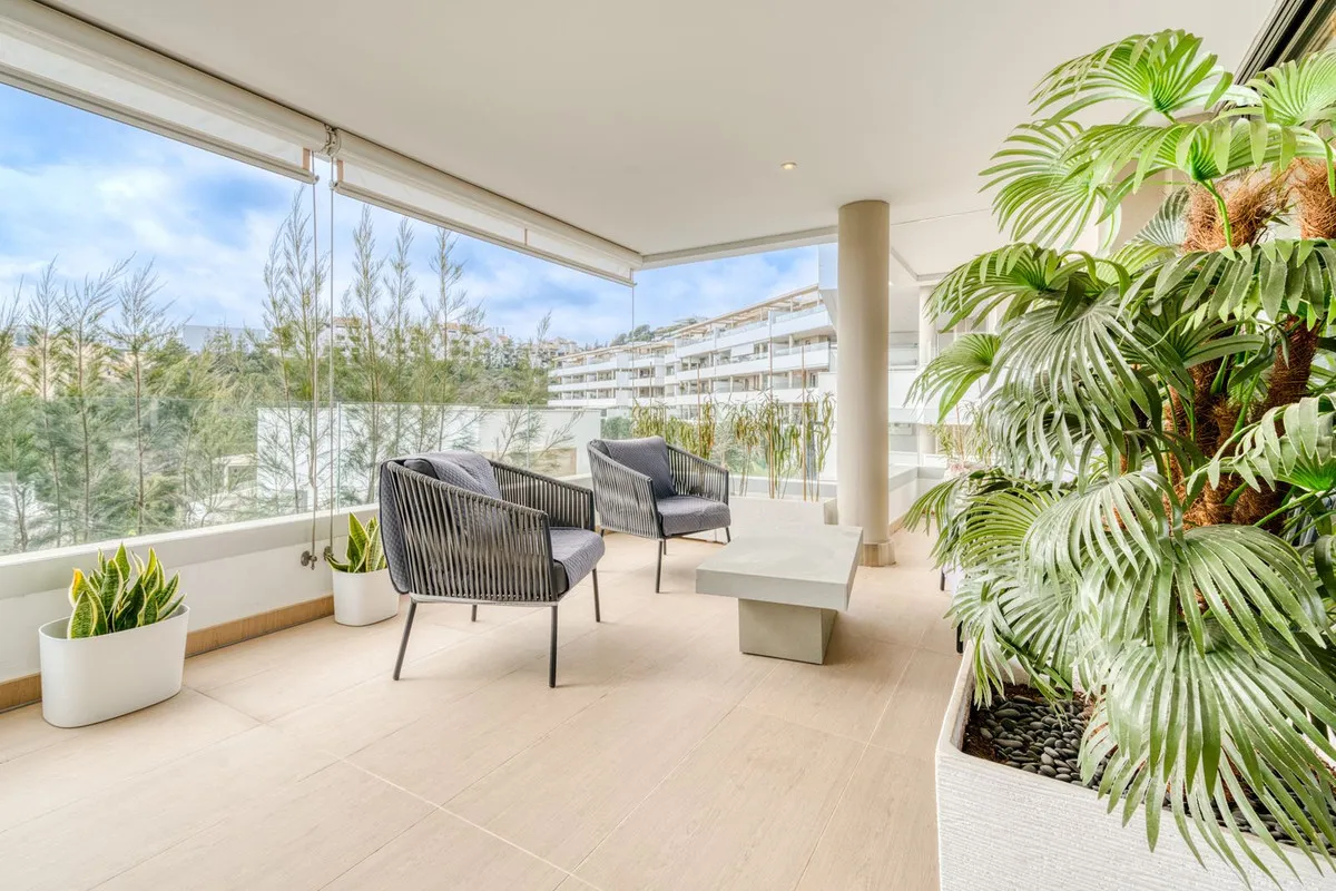 Comprar apartamento en Benahavis con 3 dormitorios