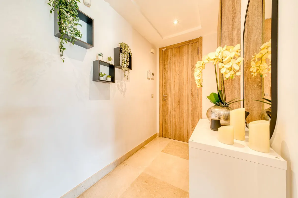 Comprar apartamento en Benahavis con 3 dormitorios