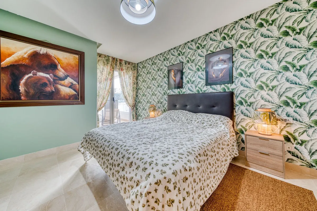 Comprar apartamento en Benahavis con 3 dormitorios